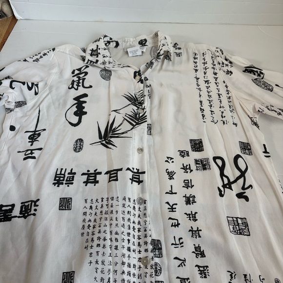 Soft Surroundings white and black button down blouse tunic Asian Chinese script - Picture 15 of 16